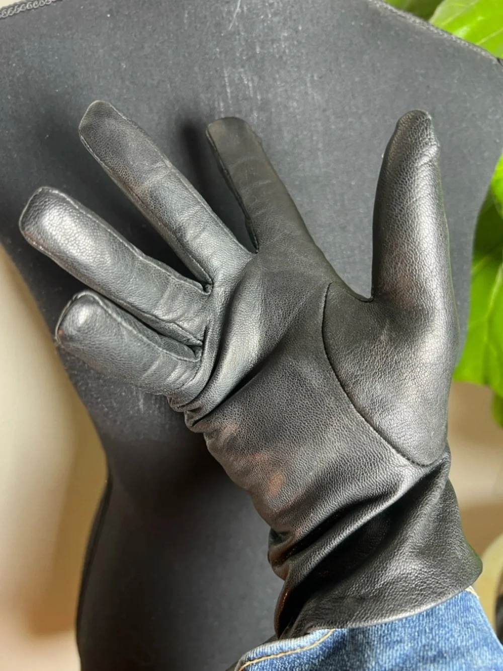 Women’s Black Leather Gloves Thinsulate Size 7.5 Excellent Condition